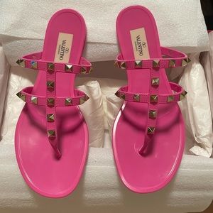 NIB VALENTINO ROCKSTUD PINK JELLY SANDALS SIZE 37